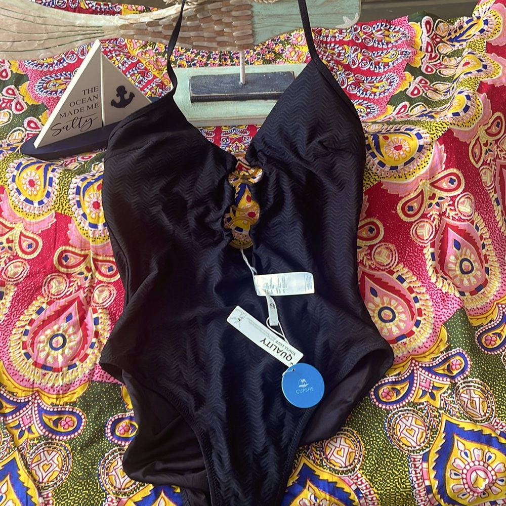 BRAND NEW WITH TAGS CUPSHE HALTER ONE PIECE